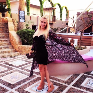 Laura Naries feet photo 9