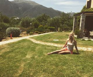 Laura Naries feet photo 4