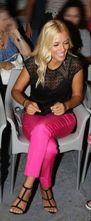 Laura Naries feet photo 8