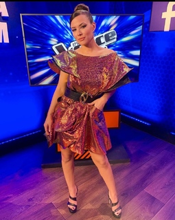 Laura Naries feet photo 9