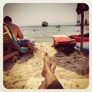 Laura Naries feet photo 20