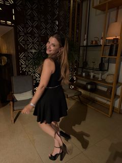 Laura Naries feet photo 3
