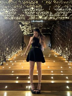 Laura Naries feet photo 2