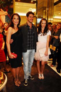 Laura Neiva feet photo 15