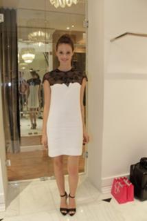 Laura Neiva feet photo 5