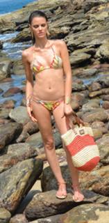 Laura Neiva feet photo 19