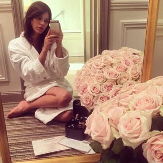 Laura Neiva feet photo 16