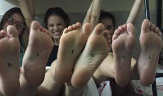 Laura Neiva feet photo 9