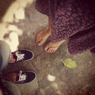 Laura Neiva feet photo 2