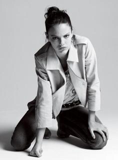 Laura Neiva feet photo 6