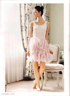 Laura Neiva feet photo 4