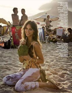 Laura Neiva feet photo 1