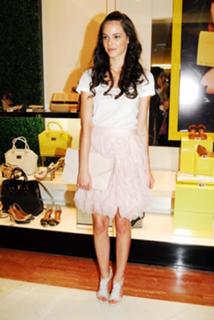 Laura Neiva feet photo 15