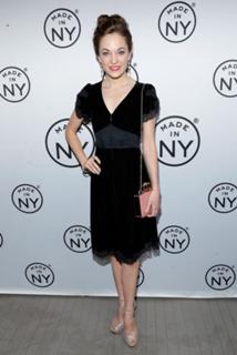 Laura Osnes feet photo 6