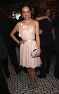 Laura Osnes feet photo 3