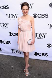Laura Osnes feet photo 2