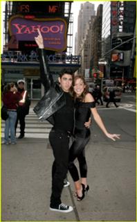 Laura Osnes feet photo 17