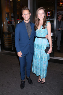 Laura Osnes feet photo 8
