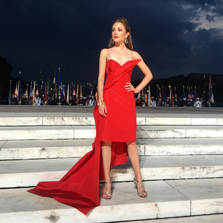 Laura Osnes feet photo 4