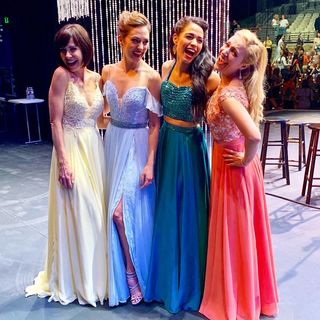 Laura Osnes feet photo 8