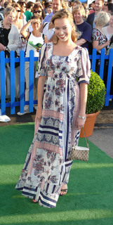 Laura Osswald feet photo 7