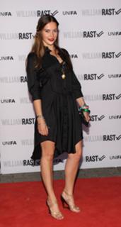 Laura Osswald feet photo 9
