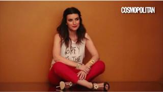 Laura Pausini feet photo thumbnail