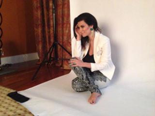 Laura Pausini feet photo thumbnail