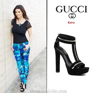 Laura Pausini feet photo thumbnail