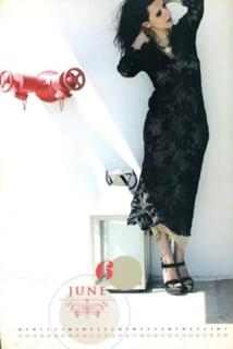 Laura Pausini feet photo thumbnail