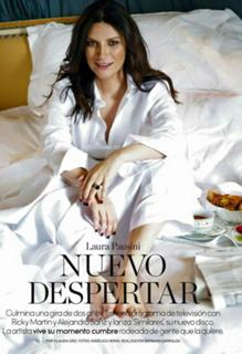 Laura Pausini feet photo thumbnail