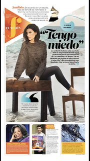 Laura Pausini feet photo thumbnail