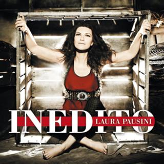 Laura Pausini feet photo thumbnail