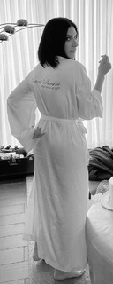 Laura Pausini feet photo thumbnail