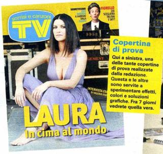 Laura Pausini feet photo thumbnail
