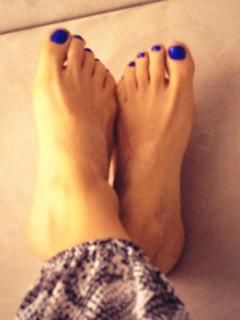 Laura Posada feet photo 17