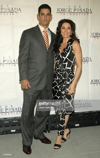 Laura Posada feet photo 3