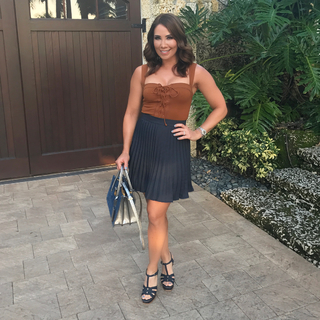 Laura Posada feet photo 2