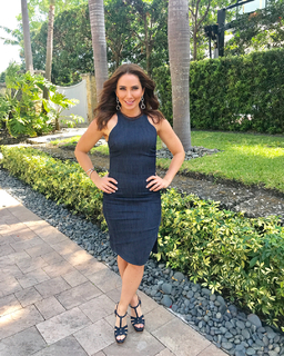 Laura Posada feet photo 12