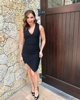 Laura Posada feet photo 9