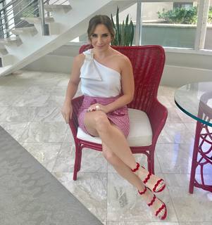 Laura Posada feet photo 8