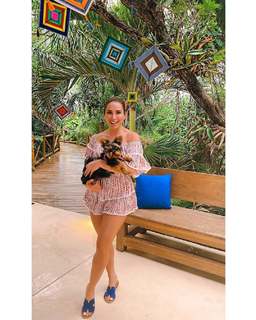 Laura Posada feet photo 9