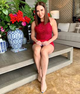 Laura Posada feet photo 2