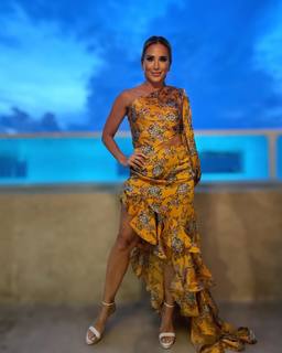 Laura Posada feet photo 12