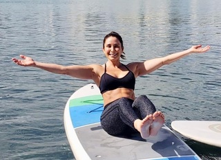 Laura Posada feet photo 6