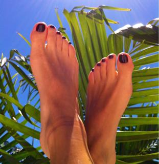 Laura Posada feet photo 19