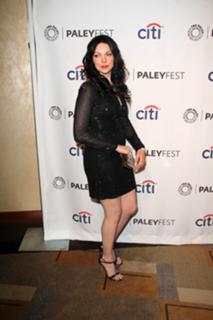 Laura Prepon feet photo thumbnail