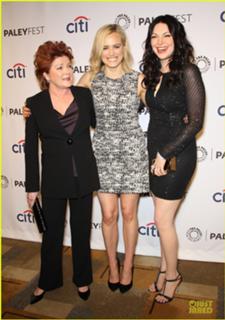 Laura Prepon feet photo thumbnail
