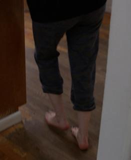 Laura Prepon feet photo thumbnail
