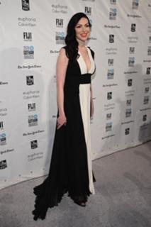 Laura Prepon feet photo thumbnail
